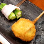 黄金の衣に包まれた串カツの食感はサックサク♪植物性の脂を使用しているから体にも優しくて嬉しい！