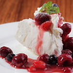 さっぱりだけど濃厚な、一味違ったチーズケーキです。