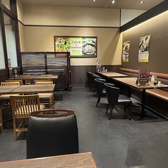 ひろびろした店内は団体様もおまかせ