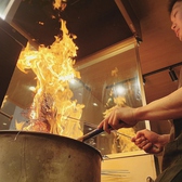 藁焼きのお店ならではの大迫力のライブ感が楽しめるカウンター席は大人気です。[岡山/居酒屋/個室/宴会/飲み放題/酒/魚/肉/完全個室/会社宴会/女子会/二次会/誕生日/サク飲み/倉敷]