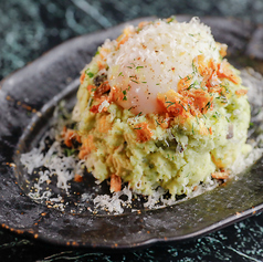 とろ卵のONジェノベーゼポテトサラダ