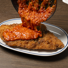 チキンカツレツ チーズトマトソース