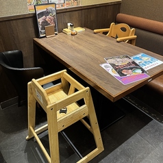 お子様の椅子も準備してますのでファミリーでも