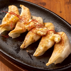 鉄板ガリバタ餃子（5個）