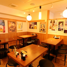 3階には30名様からの中規模宴会や、最大50名様までの大宴会まで、幅広い宴会シーンに対応可能なお部屋をご用意しています。また、大広間貸切に限り、セルフ飲み放題もご利用可能！広間横に設けたドリンクスペースで、お好きなお酒を自分で作って楽しめます！