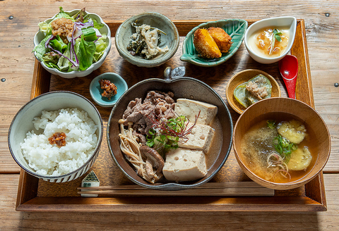 夙川沿いの居心地の良いカフェ◎健康に配慮した美味しいランチとスイーツをどうぞ♪
