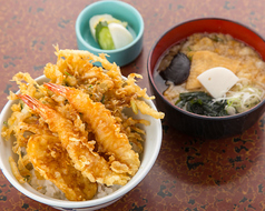 定番の人気メニュー！「天丼＋ミニうどん」