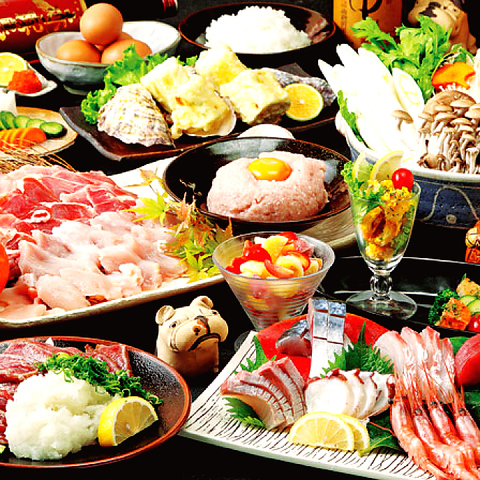 美野島通りの隠れ家で、木の温もりを感じながら、旬の鮮魚と美酒をゆったりと楽しむ。