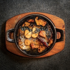 サバ味噌のアヒージョ