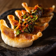 ニラたっぷり地鶏の焼き餃子 ＜5個＞