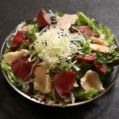 地鶏と和牛のシーザーサラダ