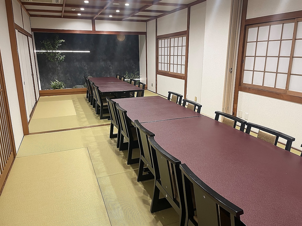 【広々とした店内】貸切ご利用頂けます！お食事会や飲み会、女子会など様々なシーンご活用ください。