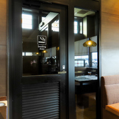 店内は全面禁煙となっておりますが、喫煙ルームを別でご用意しておりますのでそちらで喫煙いただけます。分煙対策も完備しておりますので、コーヒーの香りを心ゆくまでご堪能下さい。