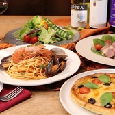 【飲み放題付コースをご用意】前菜盛り合わせからシェフおすすめのほたてパスタ、メインの肉料理、デザートまで楽しめる全4品コース。北海道産の新鮮食材を贅沢に使用し、2時間飲み放題付き。女子会や記念日ディナーなど特別な夜にぴったりの満足コースです。