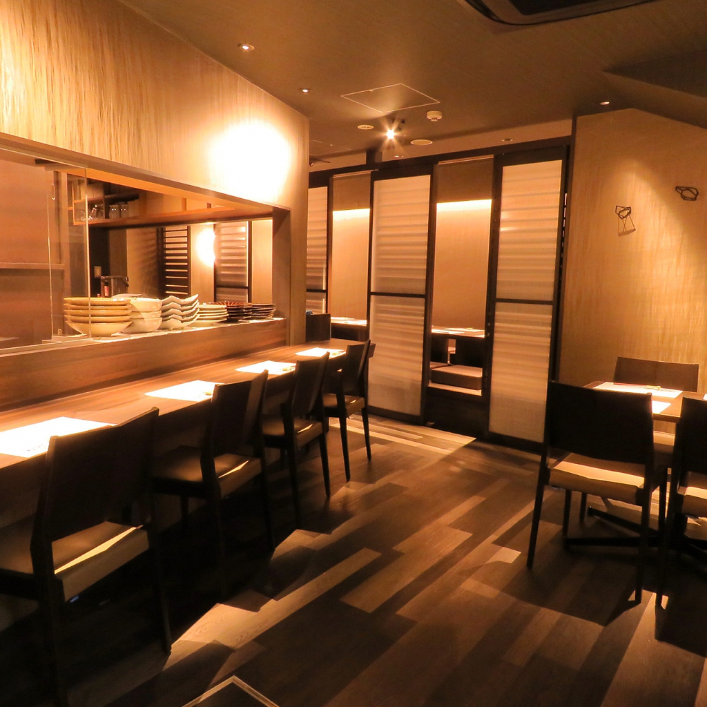 仙台駅からすぐの隠れ家居酒屋。日本酒と秋田の比内地鶏料理が楽しめます。