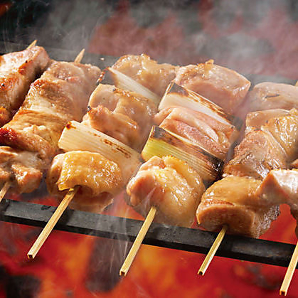 【店名にもなっている「焼とり」は、当店自慢の一品！】お酒のあてに最適です。