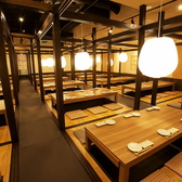 【博多駅徒歩3分でアクセス抜群！団体宴会】最大120名様までのご宴会に対応可能です。歓迎会・送別会や忘年会をはじめ、お集まりやイベントなど年間を通してご利用いただいております。