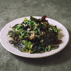 揚げ玉とわかめのチョレギサラダ