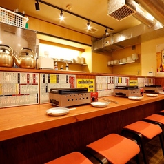 4名様席が7卓、6名様席が1卓、2名様席が2卓ございます。