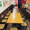 20名様まで座れる団体用テーブル貸切可能です。4名様からご利用いただけるので、幅広いシーンでご利用いただけます★