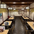 お客様が安心してご飲食のために♪飛沫感染防止用のガードを設置し換気のいきとどいたた広い店内