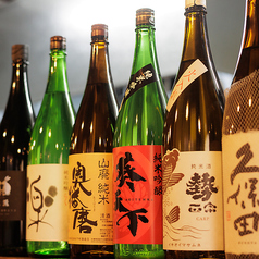 炉端焼きの旨さを引き立てる厳選した日本酒を是非！