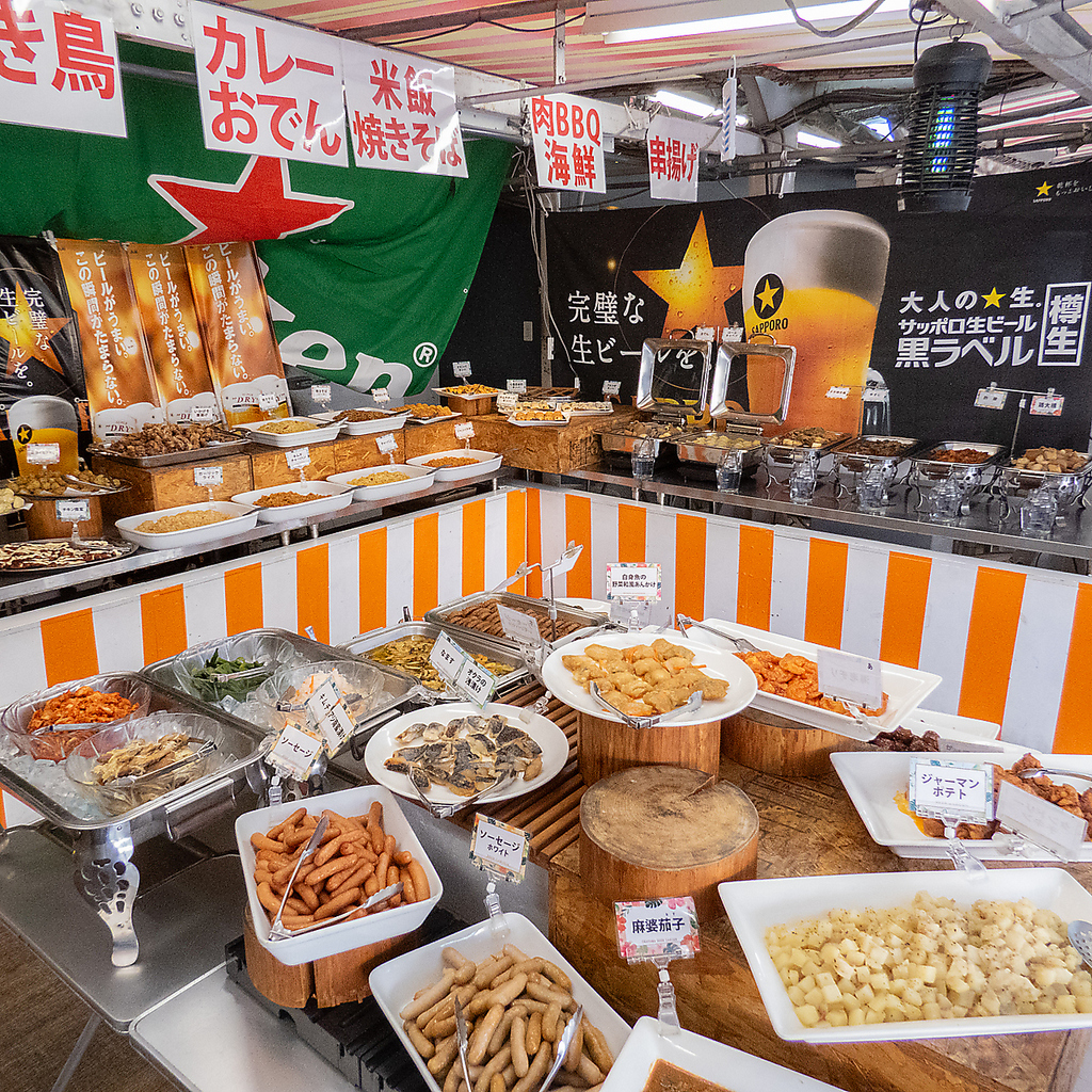 ファミリー向けの定番メニューから、こだわりの一品料理、サラダや冷菜、デザートまで豊富にご用意！