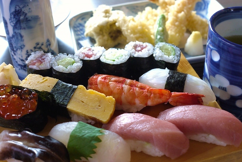 舌が肥えている静岡の寿司ファンの期待にも応えられる、新鮮なネタが自慢の老舗店。
