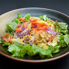 串鳥のラーメンサラダ