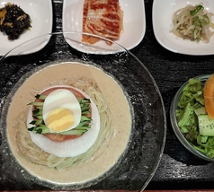 ゴマたれれいめん定食