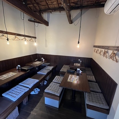 ２F　４名様用テーブル席です