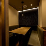 3名様～ご利用いただける高級感漂う完全個室を完備。 ご宴会・接待・誕生日などにご利用頂けます。