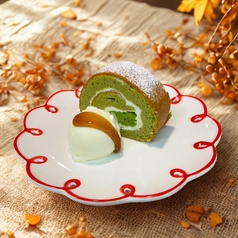 抹茶ロールケーキセットの写真