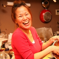 【明るい接客で笑顔溢れるアットホーム空間】