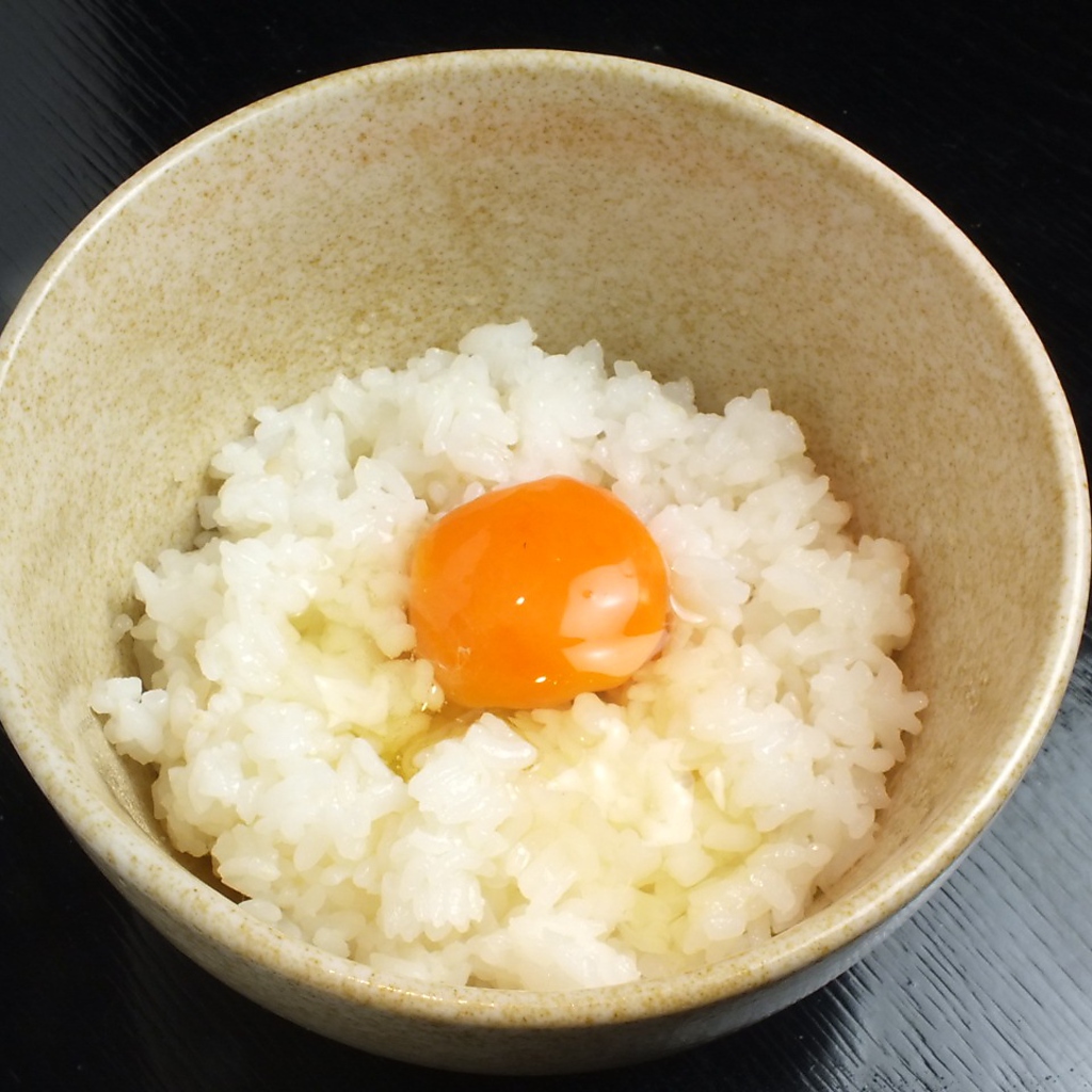 地鶏の卵は新鮮だから濃厚。シンプルだからこそ、素材の旨味を堪能★