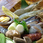 本日の炭火焼き(2～3人前　980円)(4人前～1600円)塩で食べる贅沢…きびなごがオススメ！