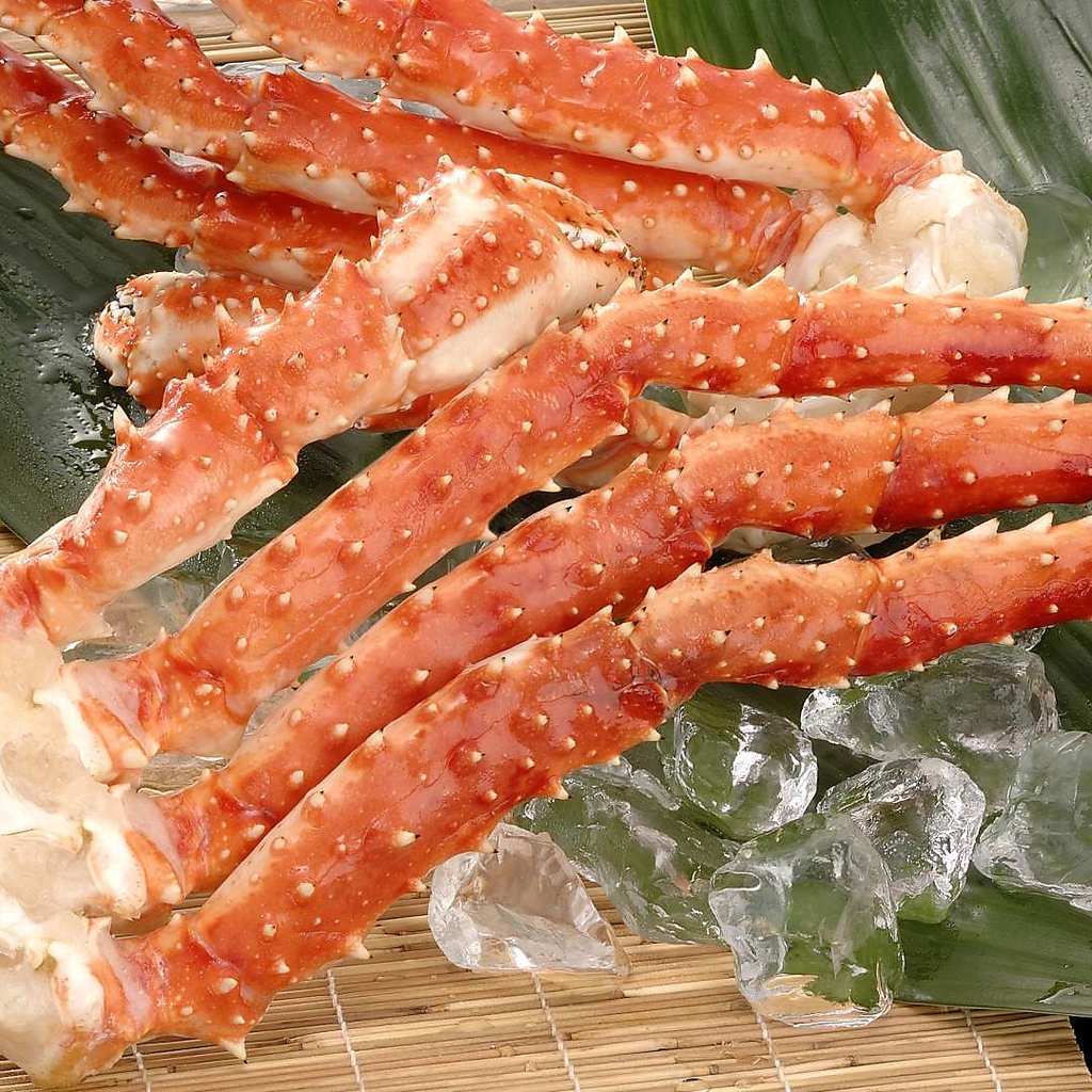 産地直送！！店内で茹でる活のタラバガニ！！脚1本が350円(税別)！！1肩は1000円！！ちょっと訳あり