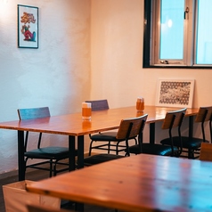 6名席用テーブルが2つございます♪会社での宴会や、お昼ならママ友会、女子会など◎お得なコースもぜひご利用ください◎