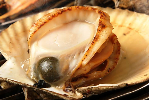 逗子駅すぐ。無煙ロースターで楽しく浜焼き。新鮮魚介とこだわりの日本酒・焼酎大好評