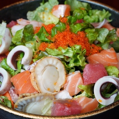 松之家の海鮮サラダ