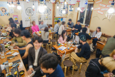 天ぷらとレモンサワーぱちぱち屋 888 栄店の雰囲気3