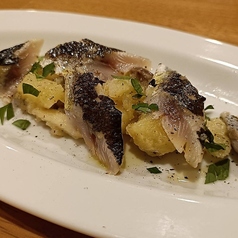 炙り秋刀魚と熟成じゃがいも、セロリのマリネ
