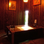 会社の同僚と仕事の話しや恋愛の話しは、4名用の個室でぜひ。愚痴なども、今日は許しましょう。