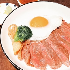 サーロインステーキ丼(サラダ・スープ付)