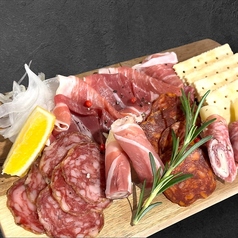 生ハム＆サラミ盛り合わせ/チーズ盛り合わせ