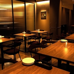 シックなプライベートフロアは完全個室になるので気兼ねなくパーティをしていただけます。