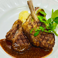 骨付き仔羊肉のグリエ 粒マスタードソース