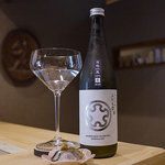 北海道内全15蔵の日替わり地酒を常時取り揃え。隠し酒も複数ご用意してます。