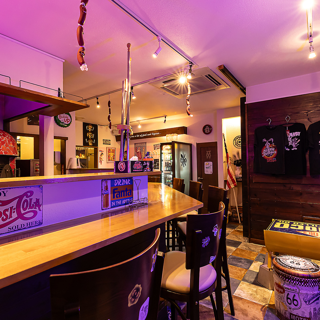 オシャレなカフェ＆バー！美味しいイタリアンとお酒をご提供しております♪