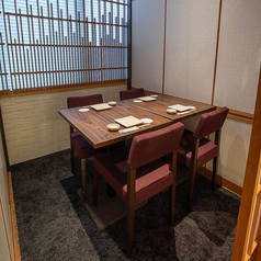 様々なシーンでご利用頂ける人気のお席ばかりをご用意しております。2名様～最大40名様までご利用可能♪落ち着いた雰囲気漂う完全個室となっております。ご希望のお席がございましたらお気軽にお問合せ下さい♪